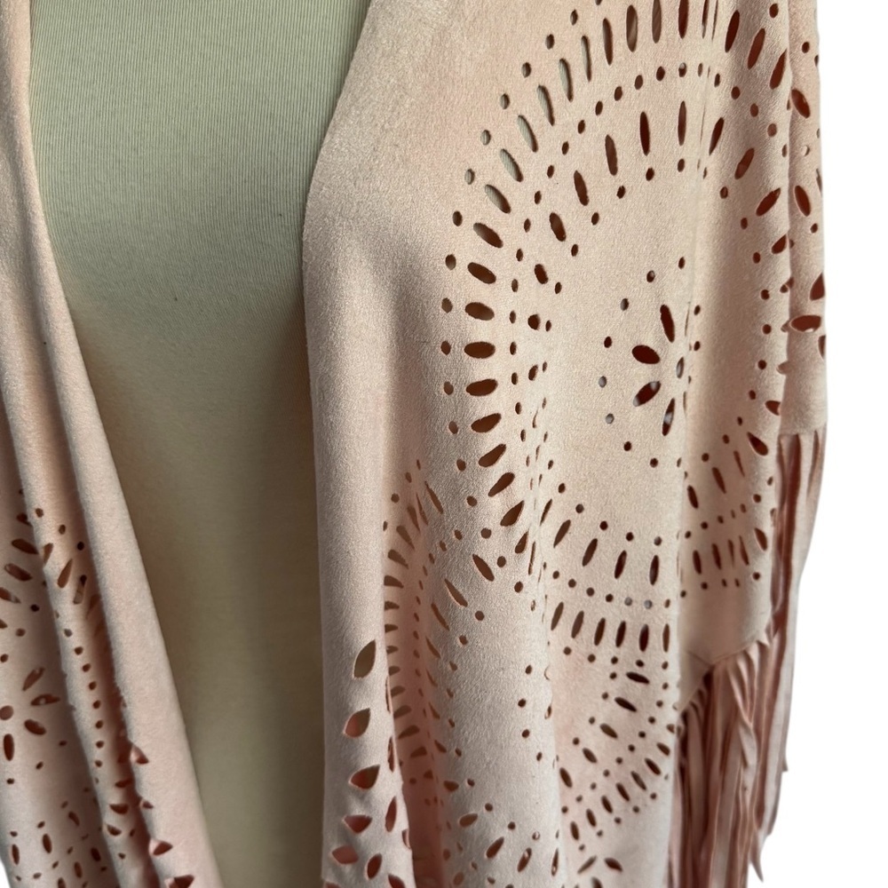 Bagatelle City Pink Faux Suede Lasercut Fringe Cape Shrug Size XL - Picture 4 of 10